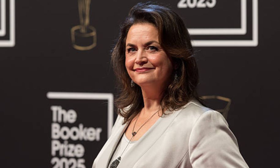 ruth jones net worth