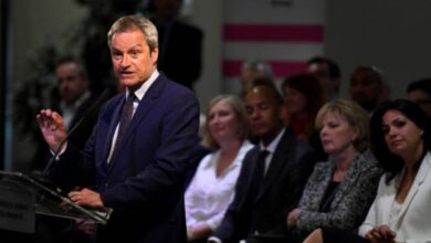 Gavin Esler