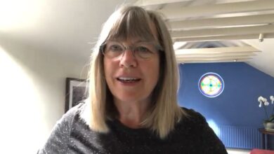 Carol Leader