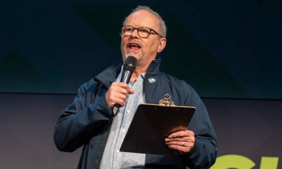 Robert Llewellyn