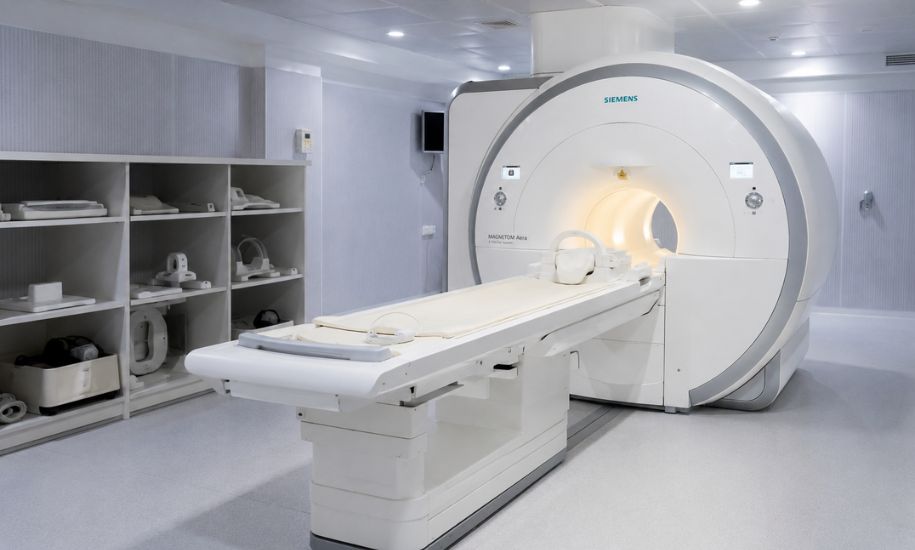 online MRI interpretation